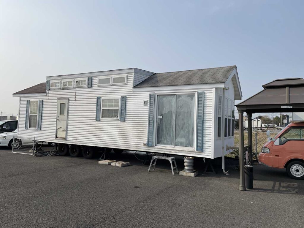 V8cafeのコンテナハウス