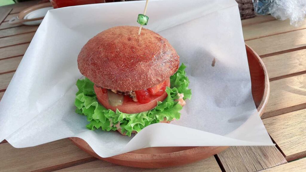 V8cafeのバーガー