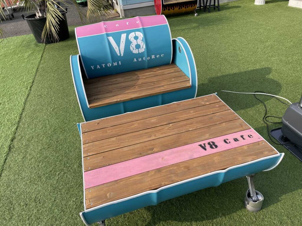V8cafeのドラム缶テーブル